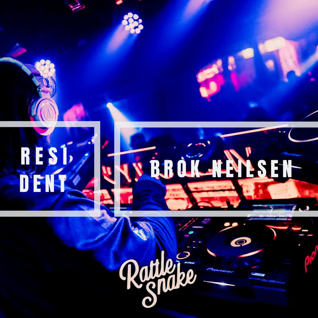 Brok Neilsen resident DJ post, club photography